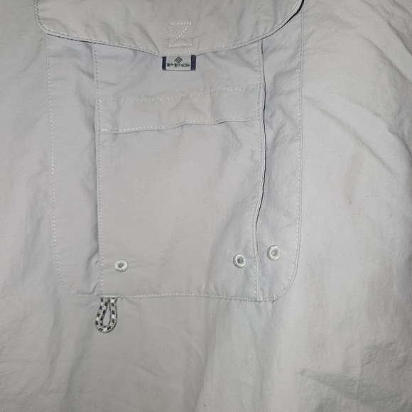 Columbia Men's Light Gray Casual Button Down Shirt - Picture 6 of 9